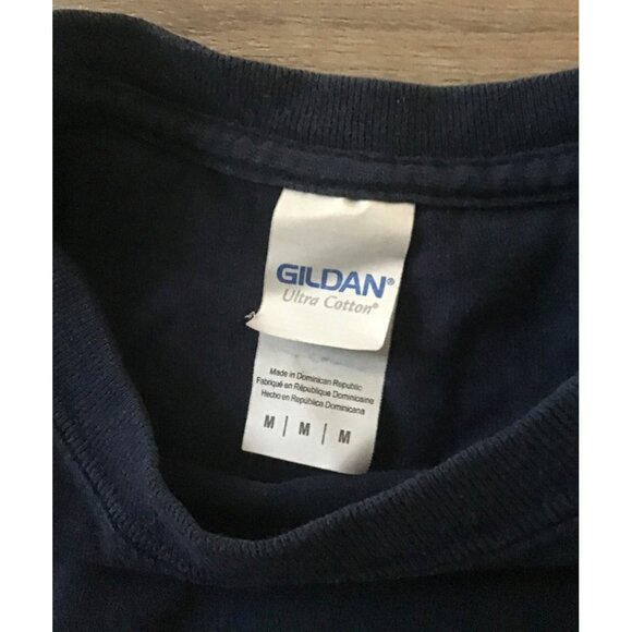 GILDAN - MENS SHORT SLEEVE GRAPHIC TSHIRT 100% COTTON SIZE MEDIUM - Picture 3 of 6